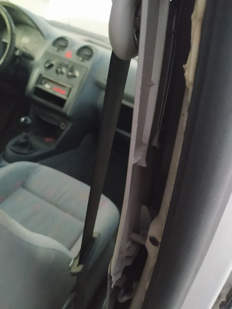 Foto de CINTURON SEGURIDAD DELANTERO DERECHO VOLKSWAGEN CADDY (2K)(02.2004) 1.9 TDI (105 CV / 77 KW)