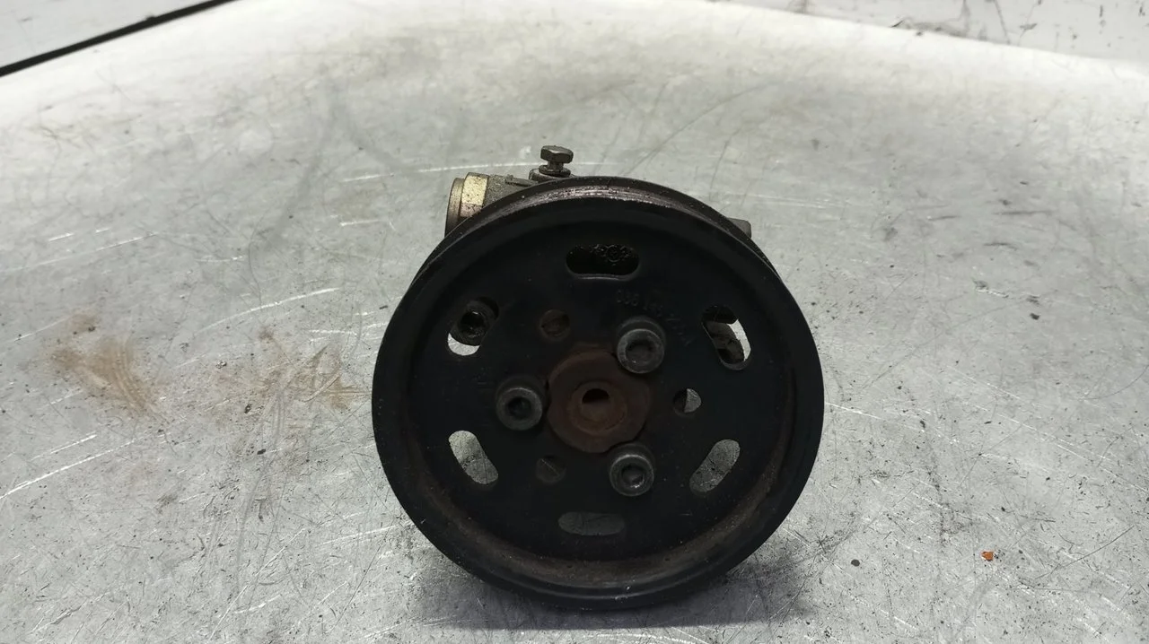 Foto de BOMBA DIRECCION VOLKSWAGEN GOLF IV BERLINA (1J1)(10.1997) 1.9 TDI (101 CV / 74 KW) referencia 038145255A