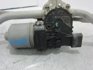 Foto de MOTOR LIMPIA DELANTERO PEUGEOT 208 1.2 12V e-VTi (82 CV / 60 KW) referencia 0390241589 foto 6