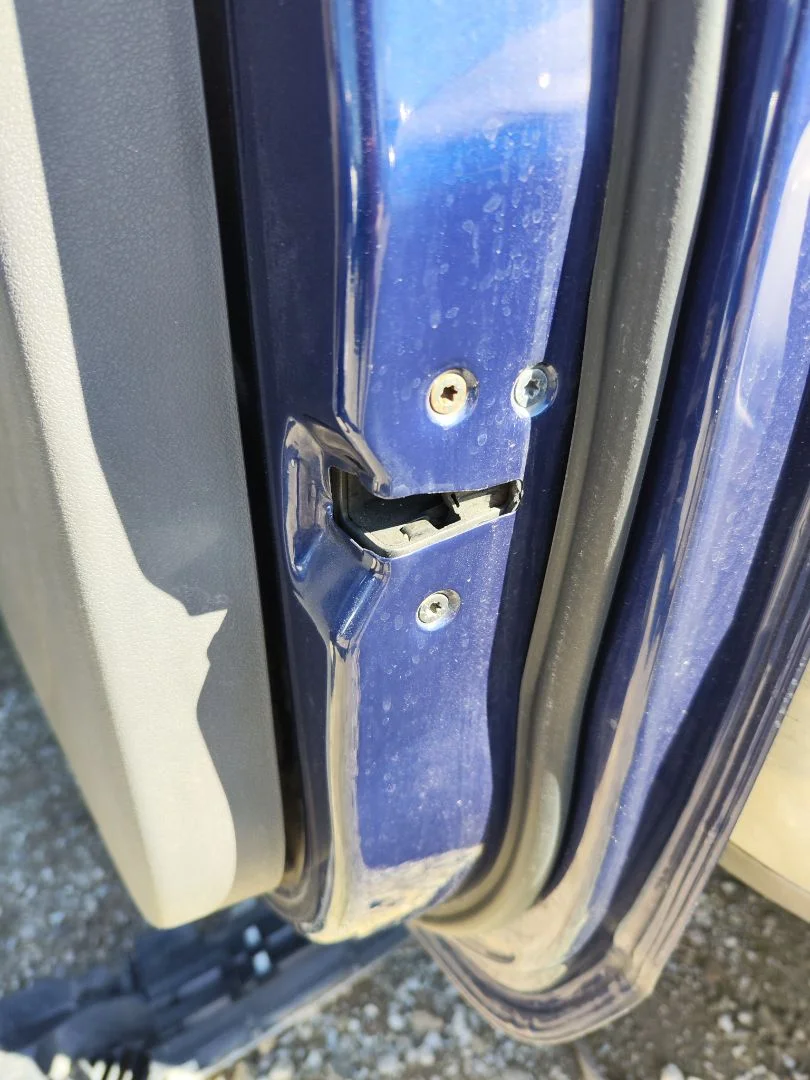 Foto de CERRADURA PUERTA DELANTERA DERECHA FORD FOCUS CABRIO (CA5) 2.0 TDCi CAT (136 CV / 100 KW)