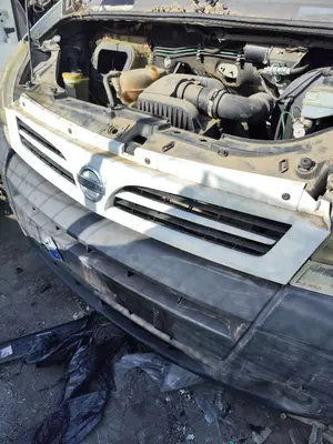 Foto de REJILLA DELANTERA NISSAN INTERSTAR (X70) 2.5 dCi Diesel CAT (114 CV / 84 KW)