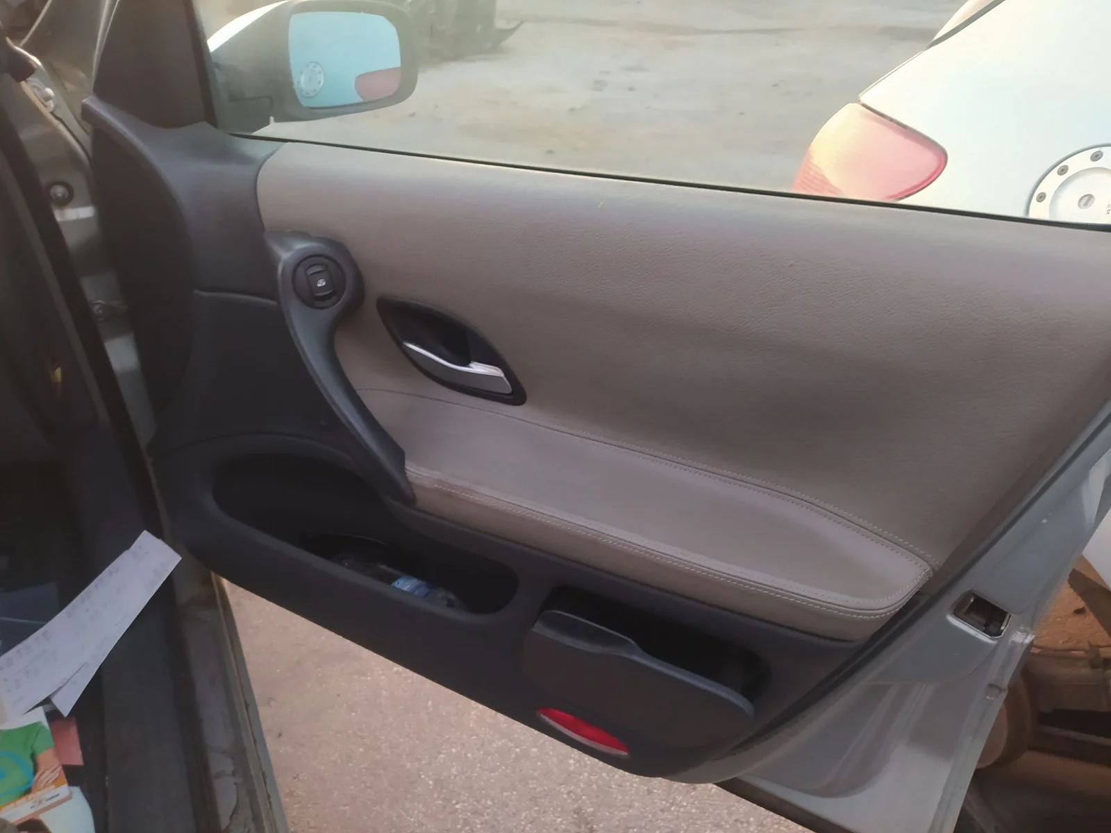 Foto de ELEVALUNAS DELANTERO DERECHO RENAULT LAGUNA II (BG0) 2.2 dCi Turbodiesel (150 CV / 110 KW) referencia 8200722834