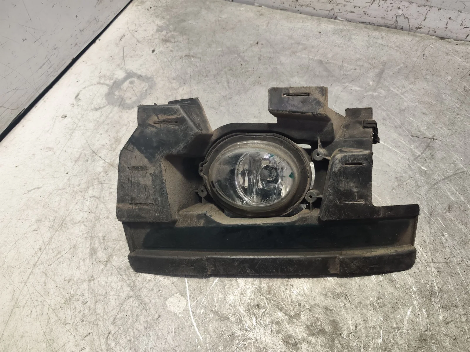 Foto de FARO ANTINIEBLA IZQUIERDO MG ROVER ROVER 75 (RJ) 2.0 16V CDT (116 CV / 85 KW) referencia XBJ105510