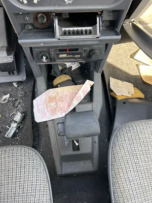 Foto de CONSOLA CENTRAL PEUGEOT 309 1.6  (88 CV / 65 KW)