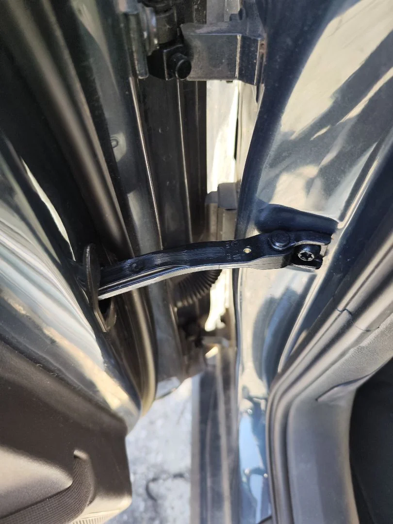 Foto de RETENEDOR PUERTA AUDI A6 AVANT (4GD) 2.0 16V TDI (190 CV / 140 KW) referencia 4G0837249A