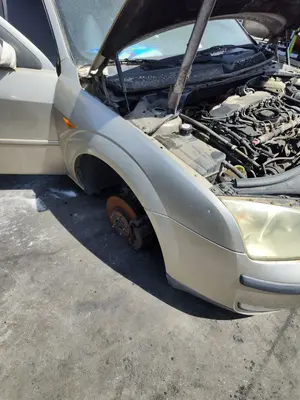 Foto de ALETA DELANTERA DERECHA FORD MONDEO TURNIER (GE) 2.0 TDCi TD CAT (116 CV / 85 KW) referencia 1204738 foto 6