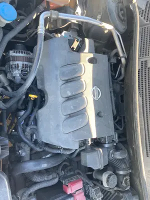 Foto de TAPA MOTOR NISSAN QASHQAI (J10) 2.0 16V CAT (141 CV / 104 KW)