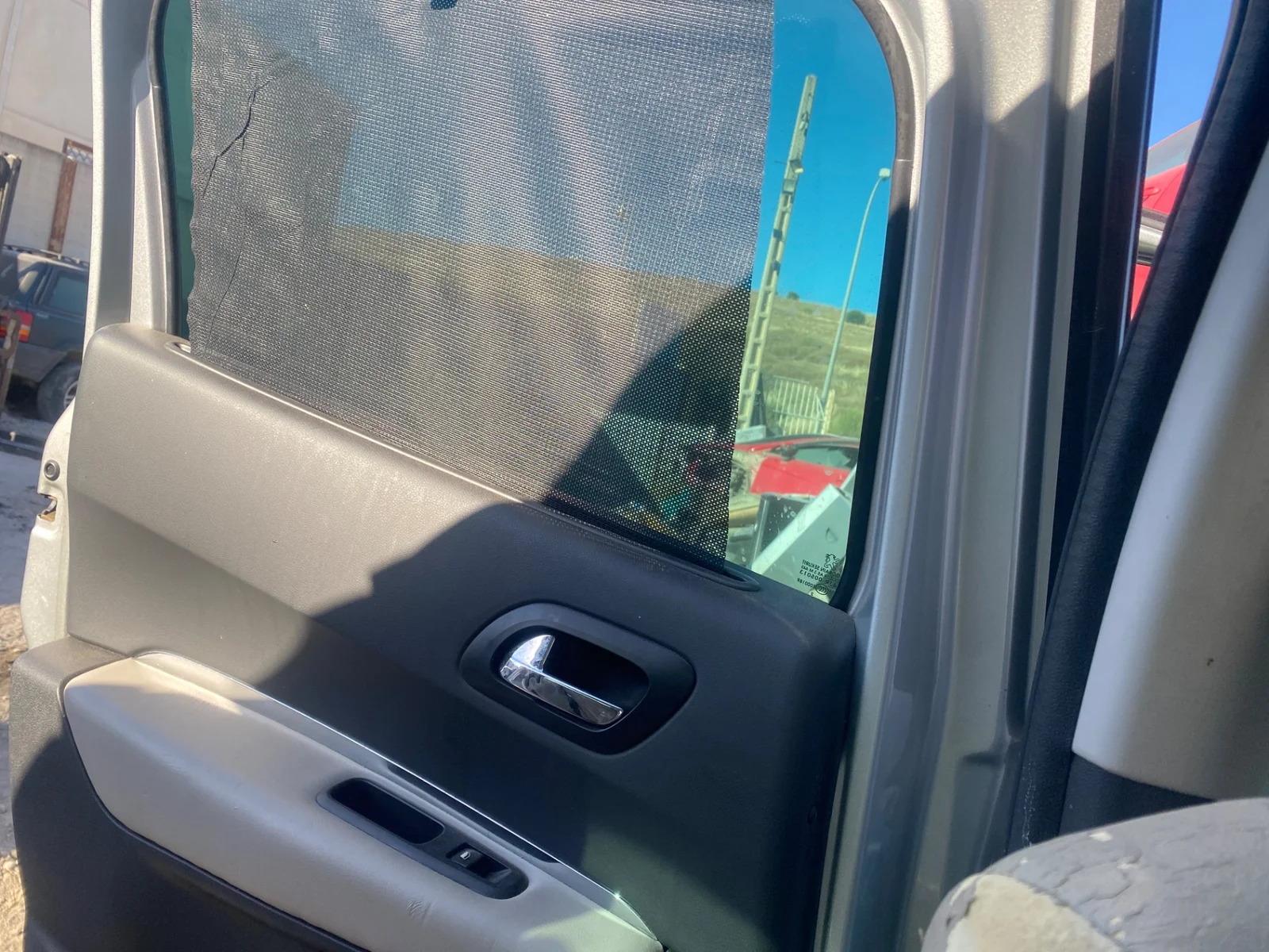 Foto de MANETA INTERIOR TRASERA IZQUIERDA PEUGEOT 3008 1.6 16V (120 CV / 88 KW)