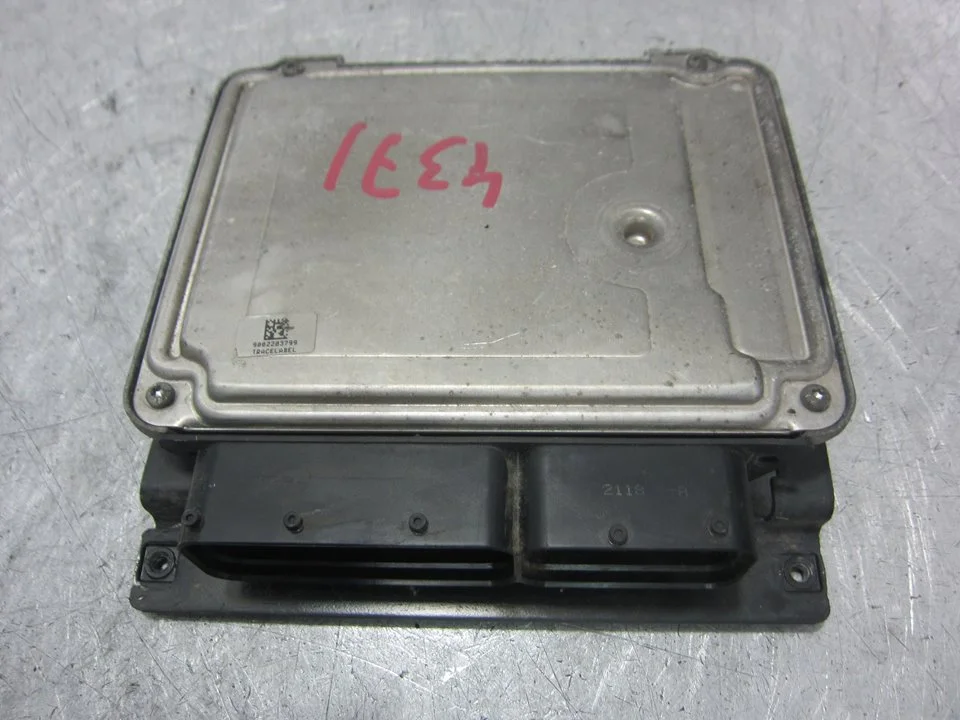Foto de CENTRALITA MOTOR UCE SEAT IBIZA BERLINA (6J5) 1.9 TDI (105 CV / 77 KW) referencia 03G906013K