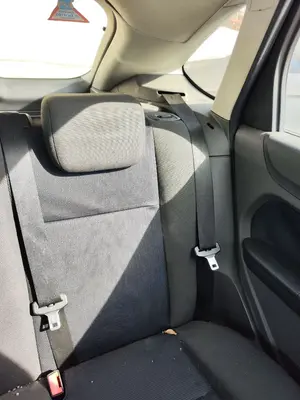 Foto de CINTURON SEGURIDAD TRASERO IZQUIERDO FORD FOCUS BERLINA (CAP) 1.8 TDCi Turbodiesel CAT (116 CV / 85 KW)