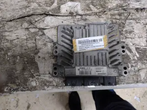 Foto de CENTRALITA MOTOR UCE RENAULT MEGANE II CLASSIC BERLINA referencia 8200659536