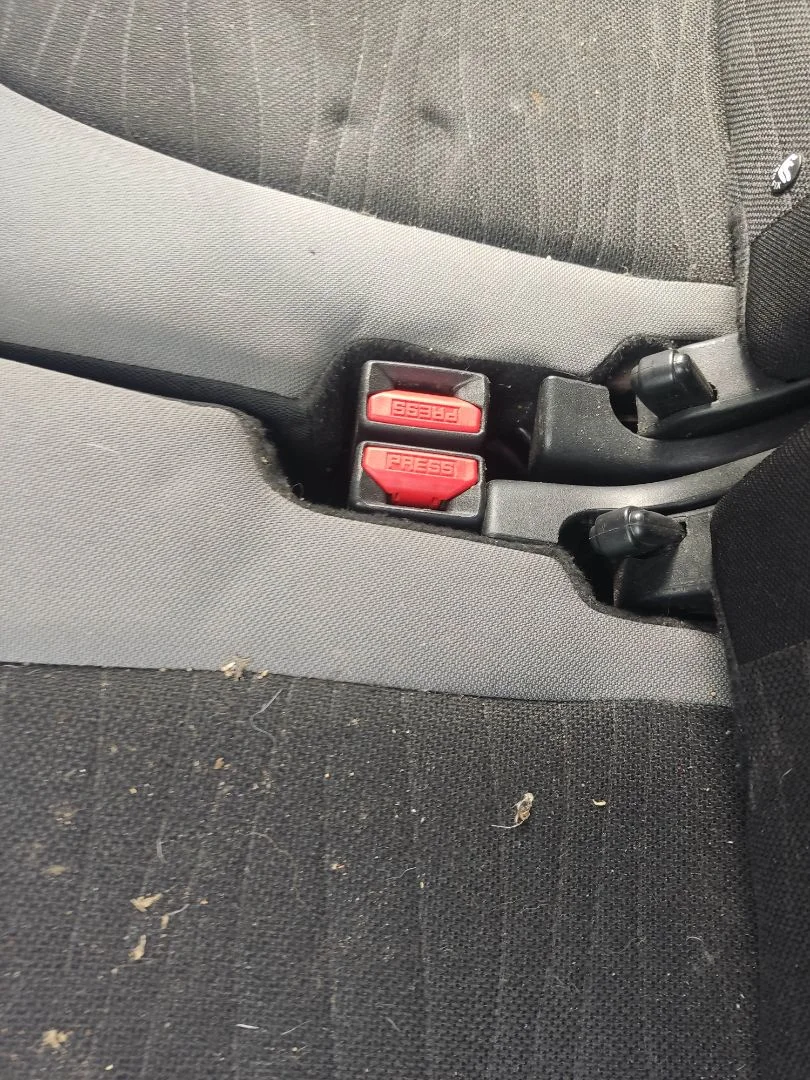 Foto de ENGANCHE CINTURON TRASERO IZQUIERDO CITROEN C4 PICASSO/SPACETOURER 1.6 HDi FAP (92 CV / 68 KW)