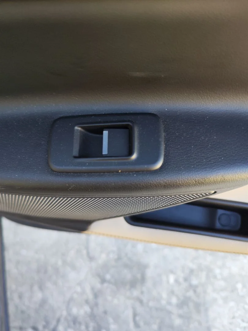 Foto de MANDO ELEVALUNAS TRASERO DERECHO JAGUAR XE 2.0 Turbo CAT (200 CV / 147 KW)