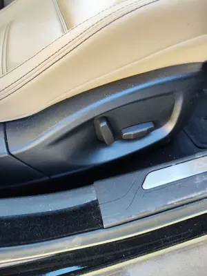 Foto de ASIENTO DELANTERO DERECHO JAGUAR XE 2.0 Turbo CAT (200 CV / 147 KW) referencia C2Z13365SEL foto 2
