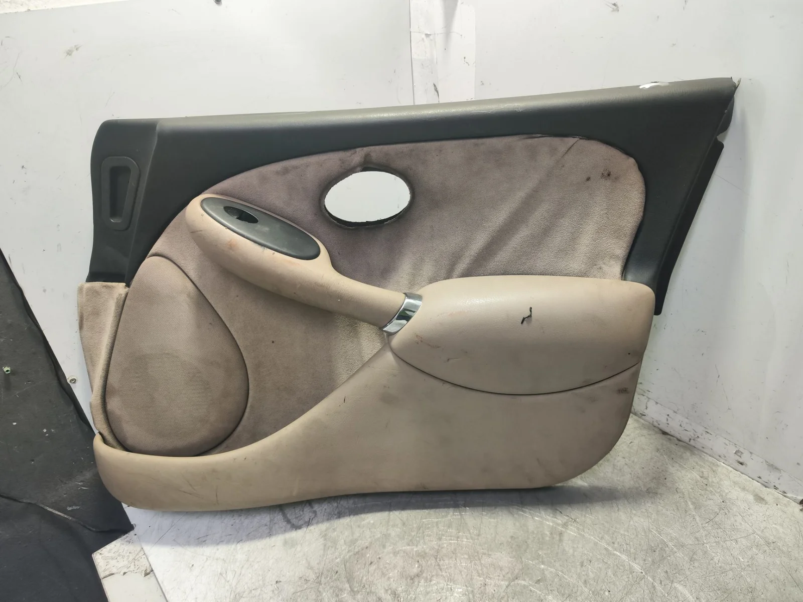 Foto de GUARNECIDO PUERTA DELANTERA DERECHA MG ROVER ROVER 75 (RJ) 2.0 16V CDT (116 CV / 85 KW) referencia EKG103100