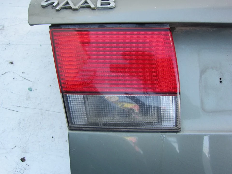 Foto de PILOTO TRASERO IZQUIERDO INTERIOR SAAB 9-3 CABRIOLET 2.0 CAT (185 CV / 136 KW)