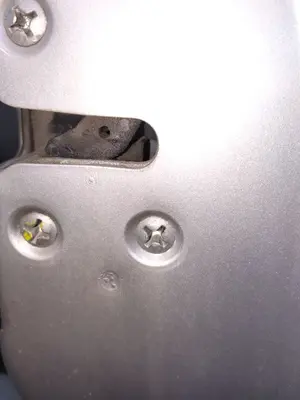 Foto de CERRADURA PUERTA TRASERA DERECHA NISSAN ALMERA TINO (V10M) 1.8 16V CAT (114 CV / 84 KW) referencia 82503BM760