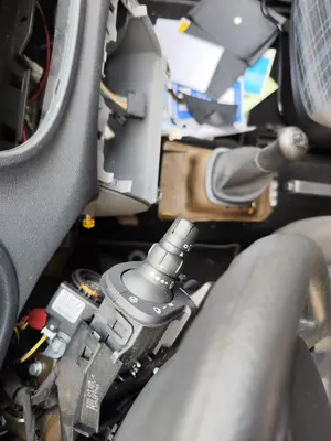 Foto de MANDO LIMPIA RENAULT CLIO III 1.2 16V (75 CV / 55 KW)