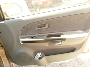 Foto de GUARNECIDO PUERTA DELANTERA DERECHA KIA RIO (BC) 1.3 CAT (75 CV / 55 KW) referencia 82328FD000BT