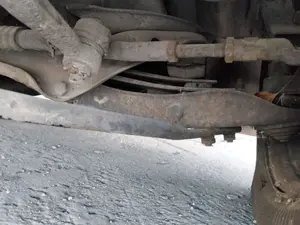 Foto de BRAZO SUSPENSION DELANTERO DERECHO NISSAN VANETTE (C220) 2.0 Diesel (67 CV / 49 KW)