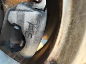 Foto de PINZA DE FRENO DELANTERA DERECHA VOLKSWAGEN POLO V (6R1) 1.2  (60 CV / 44 KW)