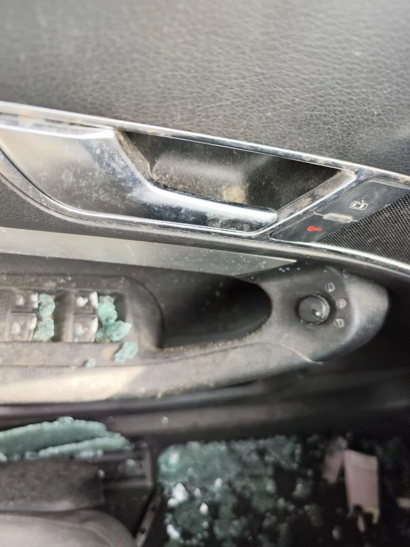 Foto de MANETA INTERIOR DELANTERA IZQUIERDA AUDI A6 BERLINA (4F2) 2.0 TDI (140 CV / 103 KW) referencia 4F0837019C