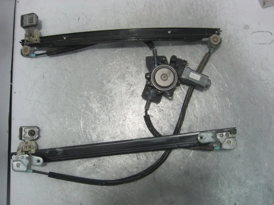 Foto de ELEVALUNAS DELANTERO IZQUIERDO CHRYSLER VOYAGER (RG) 2.8 CRD CAT (150 CV / 110 KW) referencia AY2621002760