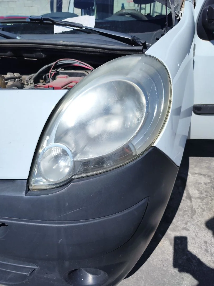 Foto de FARO IZQUIERDO RENAULT KANGOO II (F/KW0) 1.5 dCi Diesel CAT (86 CV / 63 KW) referencia 7701068181