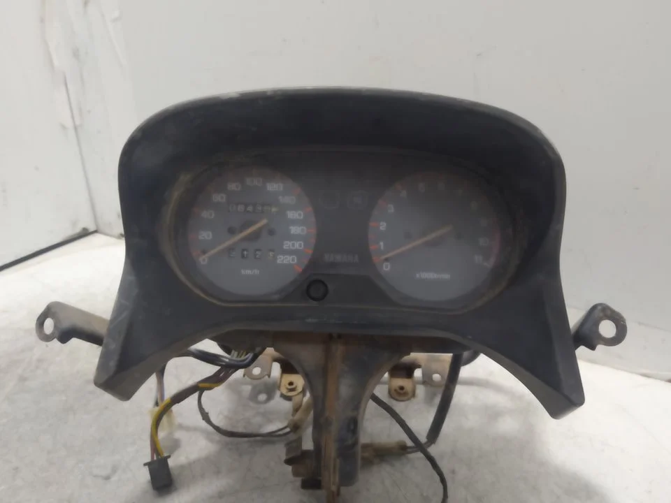 Foto de CUADRO INSTRUMENTOS YAMAHA XJ 600 / 900 599 cm3 - 37 kW (50 CV / 37 KW)