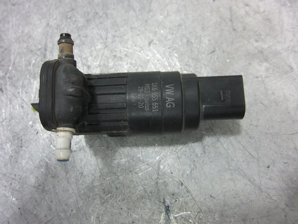 Foto de BOMBA LIMPIA VOLKSWAGEN T6.1 TRANSPORTER CARAVELLE (SH) referencia 1K6955651