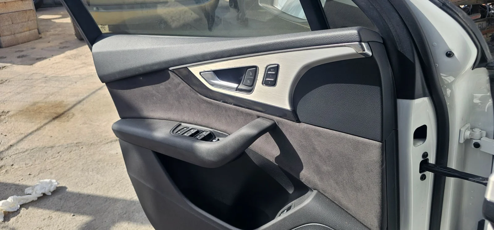Foto de ELEVALUNAS DELANTERO IZQUIERDO AUDI SQ7 (4MB) 4.0 V8 TDI (435 CV / 320 KW) referencia 4M0837461A