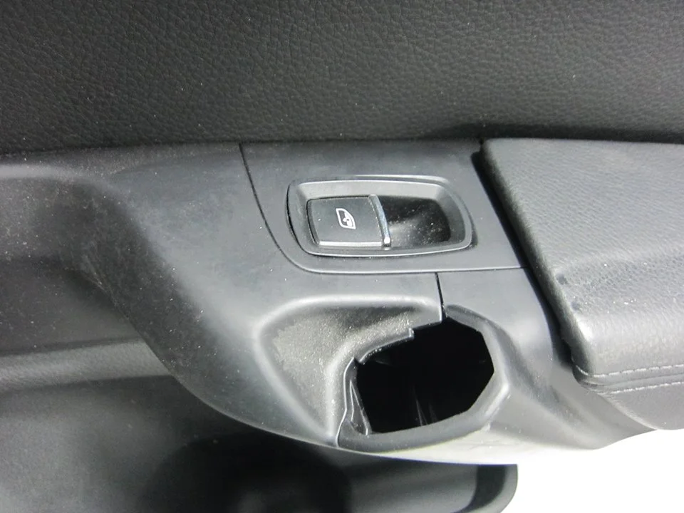 Foto de MANDO ELEVALUNAS TRASERO DERECHO PORSCHE CAYENNE (TIPO 92A) referencia 7PP959855B