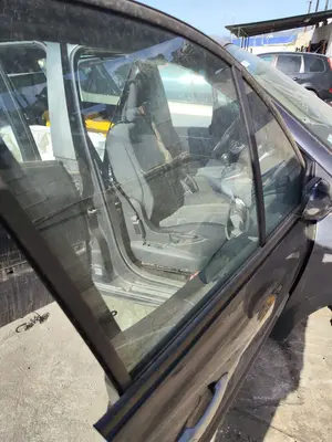 Foto de LUNA DELANTERA DERECHA RENAULT SCENIC II (JM) 1.5 dCi Diesel (106 CV / 78 KW)