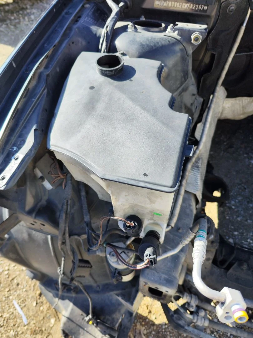 Foto de DEPOSITO LIMPIA BMW SERIE X3 (E83) 2.0 16V Diesel CAT (150 CV / 110 KW)