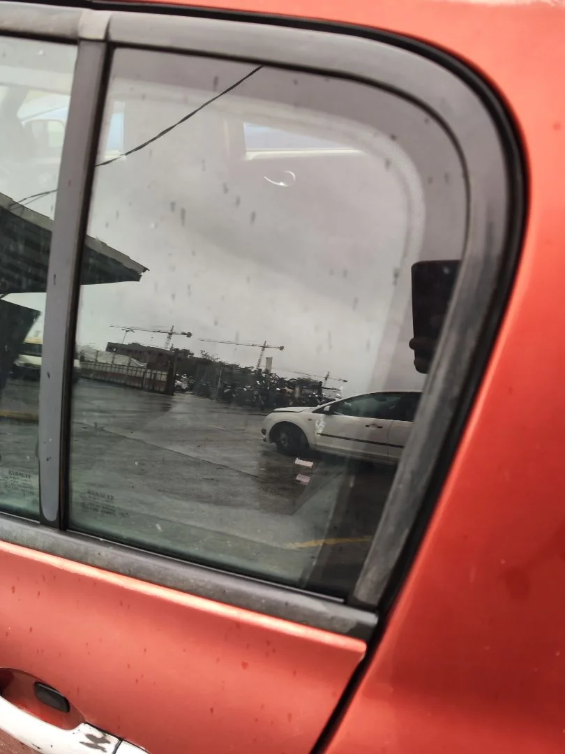 Foto de LUNA CUSTODIA TRASERA IZQUIERDA RENAULT MEGANE II BERLINA 5P 1.5 dCi Diesel (106 CV / 78 KW)