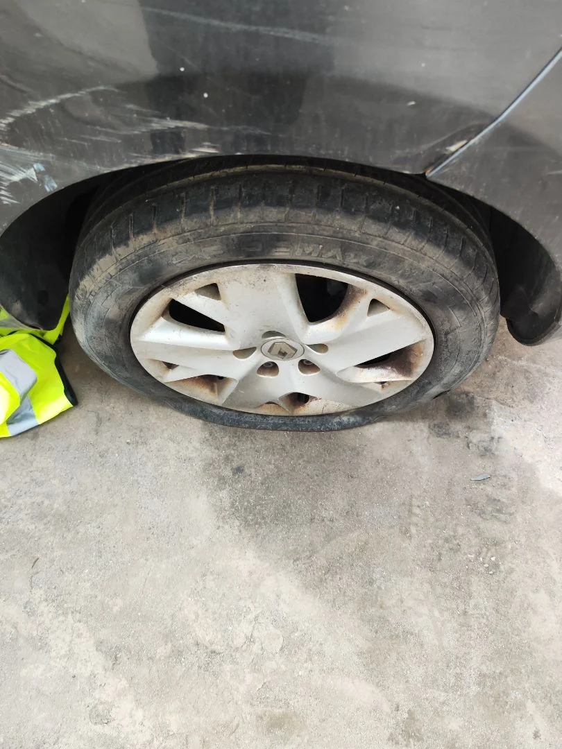 Foto de LLANTA RENAULT MEGANE III BERLINA 5P 1.5 dCi Diesel FAP (110 CV / 81 KW)