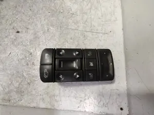 Foto de MANDO ELEVALUNAS DELANTERO IZQUIERDO OPEL VECTRA C BERLINA 2.0 DTI (101 CV / 74 KW) referencia 09185954