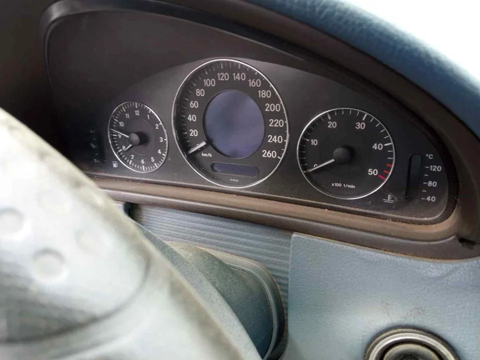 Foto de CUADRO INSTRUMENTOS MERCEDES-BENZ CLK (BM 209) COUPE 2.7 CDI 20V CAT (170 CV / 125 KW) referencia A2095403511