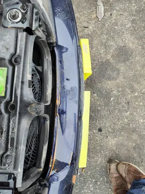 Foto de REFUERZO PARAGOLPES DELANTERO BMW SERIE 5 BERLINA (E39) 3.0 24V Turbodiesel CAT (193 CV / 142 KW)