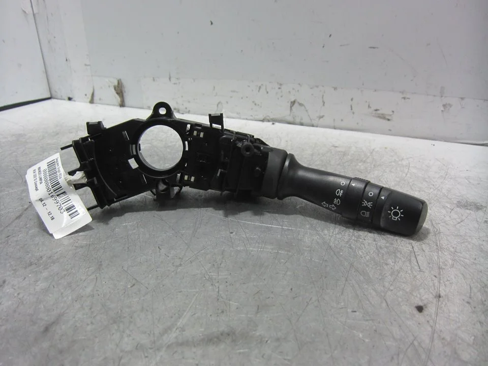 Foto de MANDO LIMPIA KIA CEED (JD) 1.4 CRDi CAT (90 CV / 66 KW) referencia 93410A2531