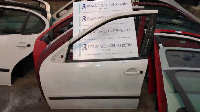Foto de PUERTA DELANTERA IZQUIERDA SEAT TOLEDO (1M2) referencia V4378