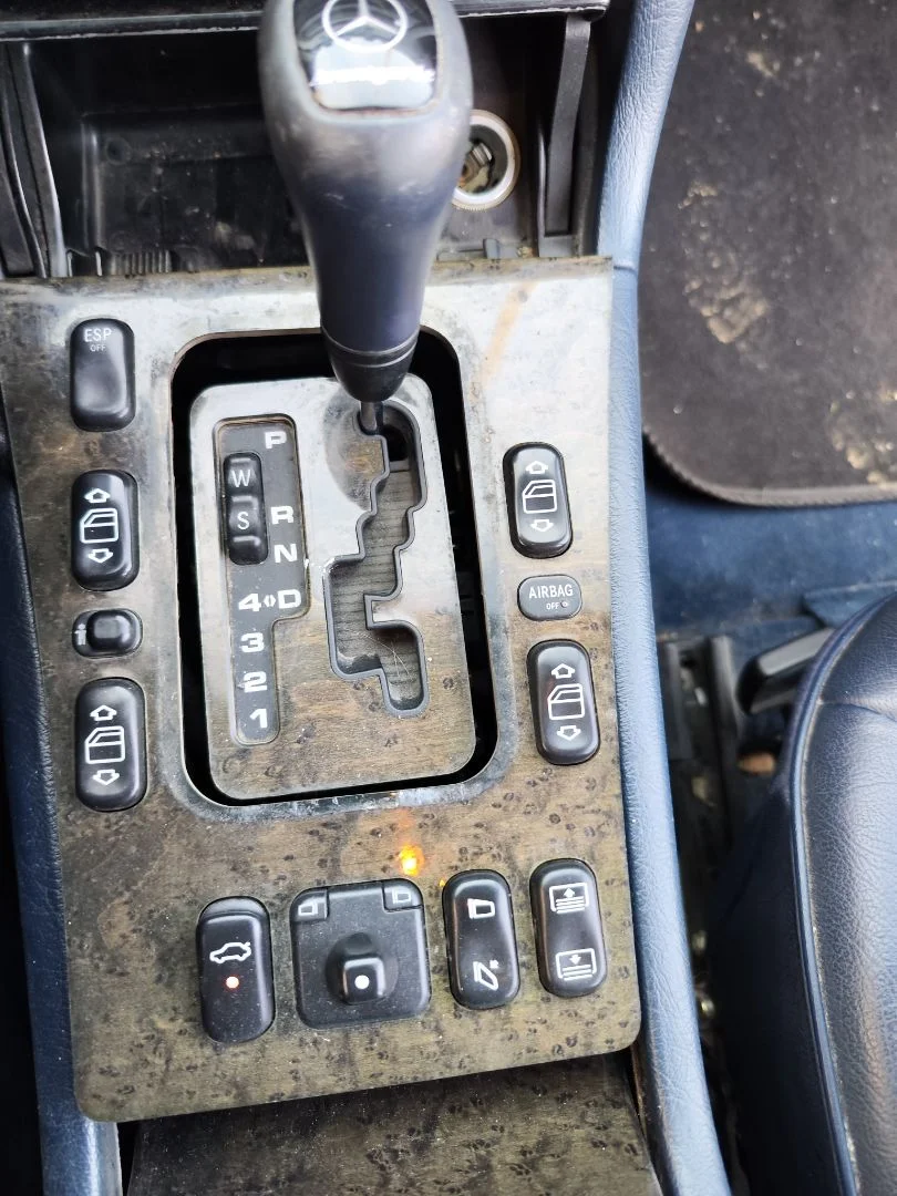 Foto de MANDO RETROVISOR MERCEDES-BENZ CLASE E (BM 210) BERLINA 3.0 Turbodiesel CAT (177 CV / 130 KW)