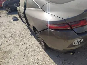 Foto de PARAGOLPES TRASERO RENAULT LAGUNA III COUPE 2.0 dCi Diesel FAP (150 CV / 110 KW) referencia 850224945R