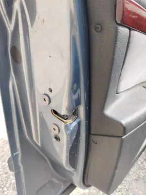 Foto de CERRADURA PUERTA DELANTERA IZQUIERDA PEUGEOT 407 SW 2.0 16V HDi FAP CAT (RHR / DW10BTED4) (136 CV / 100 KW)