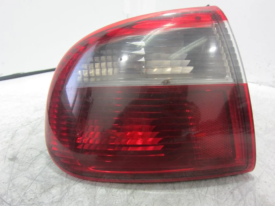 Foto de PILOTO TRASERO DERECHO SEAT TOLEDO (1M2) referencia 1M5945095B