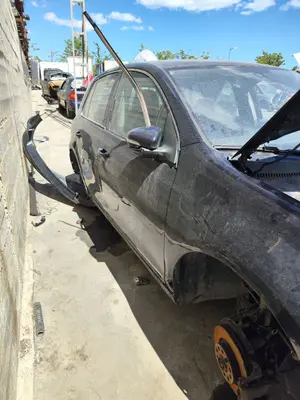 Foto de PUERTA DELANTERA DERECHA VOLKSWAGEN GOLF VI (5K1)(10.2008) 2.0 TDI (110 CV / 81 KW) referencia 5K4831056H