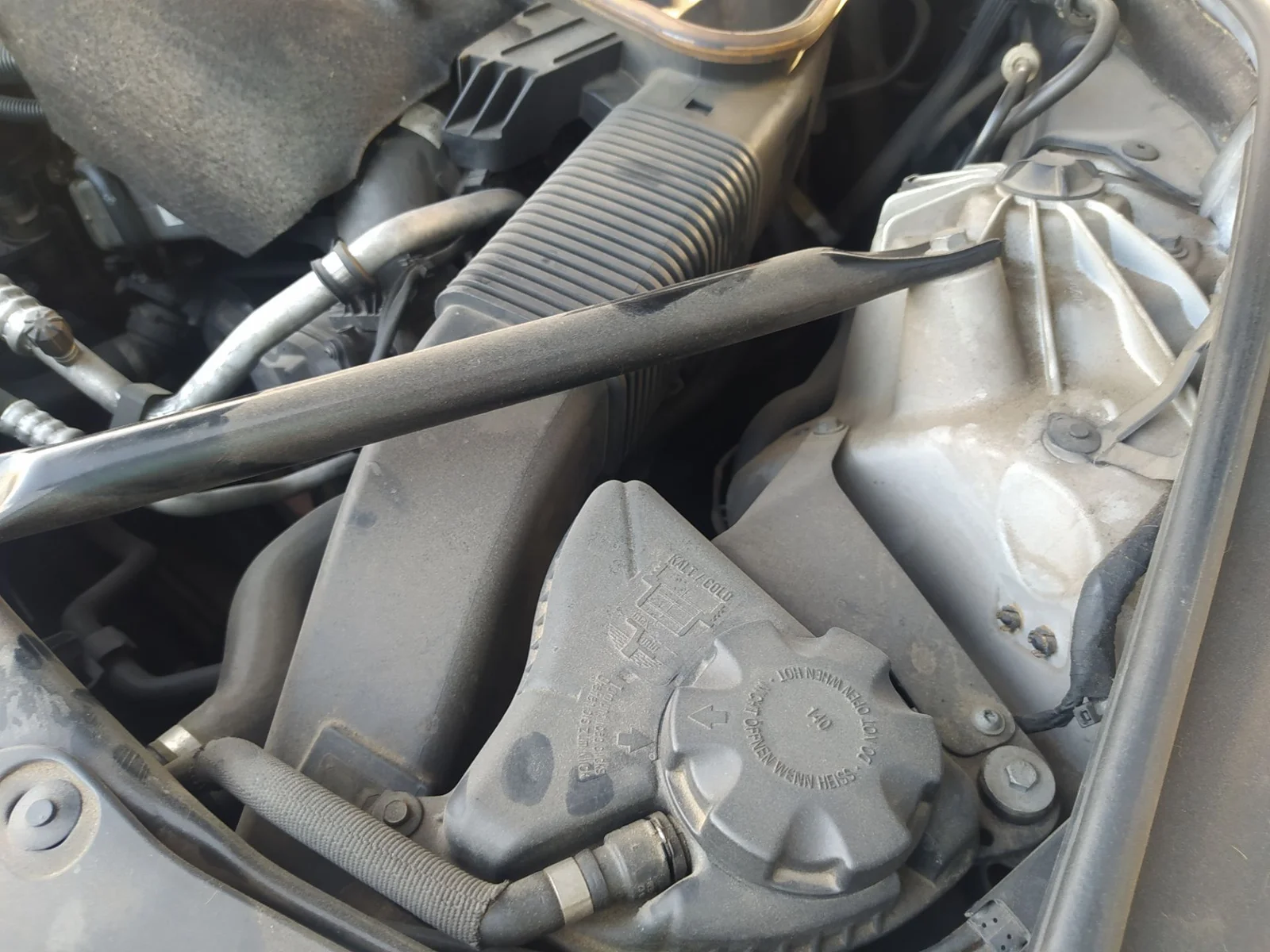 Foto de DEPOSITO EXPANSION BMW SERIE 5 TOURING (F11) 2.0 Turbodiesel (184 CV / 135 KW) referencia 17137647283