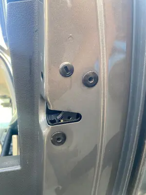 Foto de CERRADURA PUERTA TRASERA DERECHA VOLKSWAGEN GOLF VII (5G1/BE1) 1.4 16V TSI (122 CV / 90 KW) referencia 5K4839015R