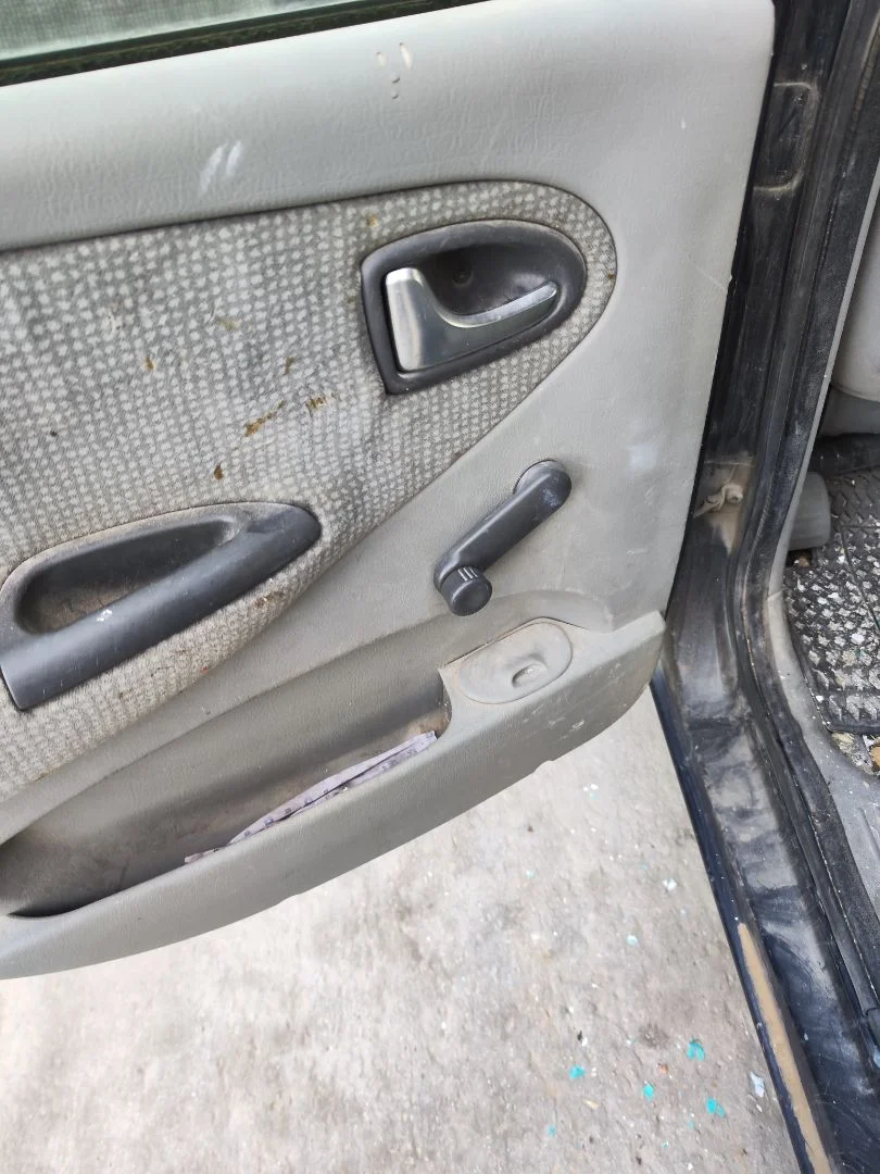 Foto de ELEVALUNAS TRASERO IZQUIERDO RENAULT SCENIC I (JA...) 1.9 dCi Diesel CAT (102 CV / 75 KW) referencia 7700838596