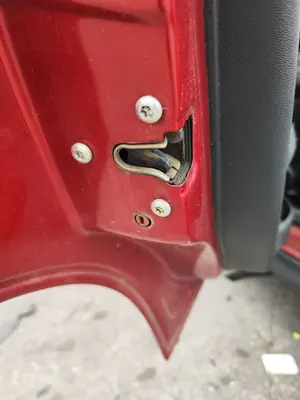 Foto de CERRADURA PUERTA TRASERA IZQUIERDA OPEL CORSA C 1.2 16V CAT (Z 12 XEP / LB4) (80 CV / 59 KW)